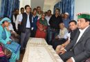 डाॅ. शांडिल ने जडोन गांव की प्रभावित जमुना देवी को वितरित किया 15 लाख रुपए का राहत राशि चेक